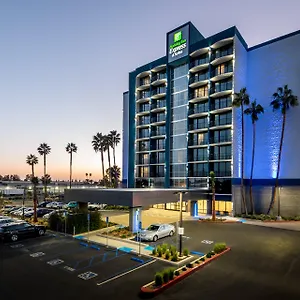 https://plaza-hotel-santa-ana.topanaheimhotels.com