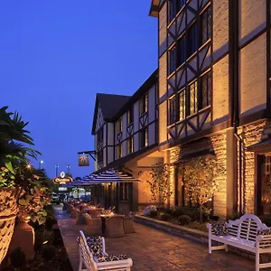 https://the-cheshire.saint-louishotels.com